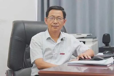 刘忠松.jpg